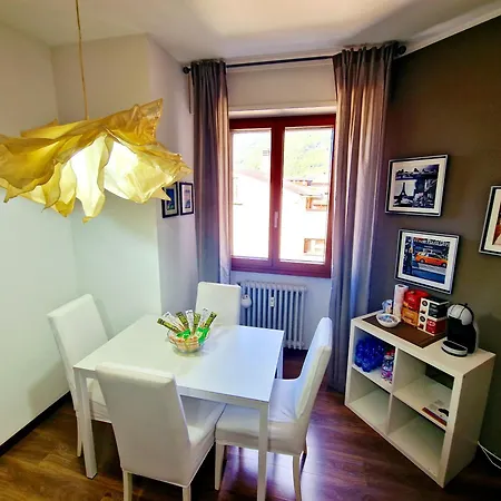 Cosy Flat In - 60 Seconds Walk From Bernina Express Train Station Lägenhet