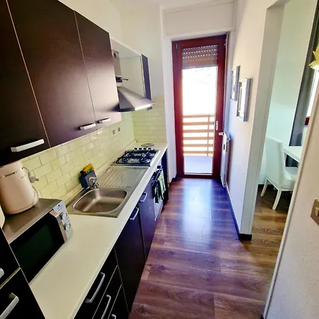 Cosy Flat In - 60 Seconds Walk From Bernina Express Train Station Lägenhet