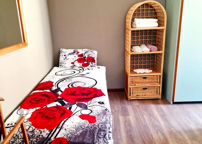 Cosy Flat In - 60 Seconds Walk From Bernina Express Train Station Lägenhet