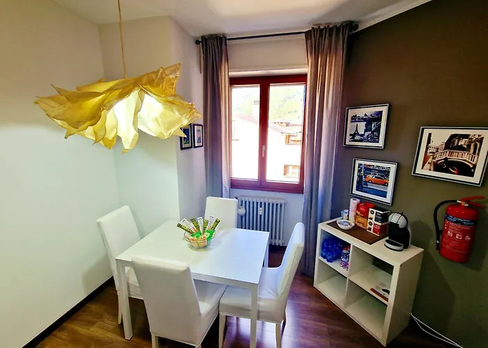Cosy Flat In - 60 Seconds Walk From Bernina Express Train Station Lägenhet
